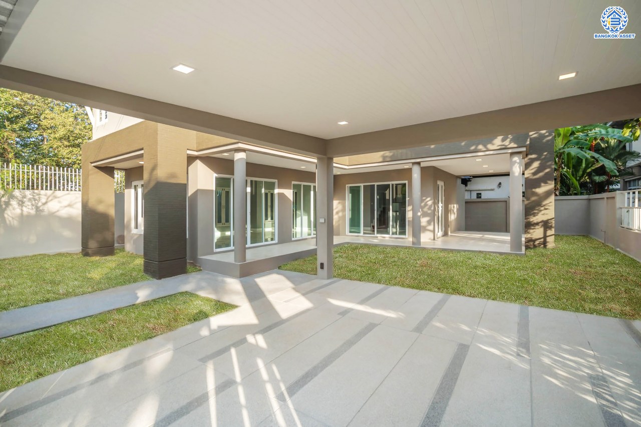 บ้านมือสองตกแต่งใหม่ โครงการ โนเบิล วานา วัชรพล ดีไซน์สุดโดดเด่น เนื้อที่ 68.5 ตร.ว. ฟังก์ชันจัดเต็ม 3 ห้องนอน 4 ห้องน้ำ 1 ห้องแม่บ้าน จอดรถได้ 2 คัน บนทำเลเดินทางสะดวก ใกล้เซ็นทรัลรามอินทรา, จุดขึ้นทางด่วน "สุขาภิบาล5-1" และรถไฟฟ้าสายสีชมพู "สถานีวัชรพล"